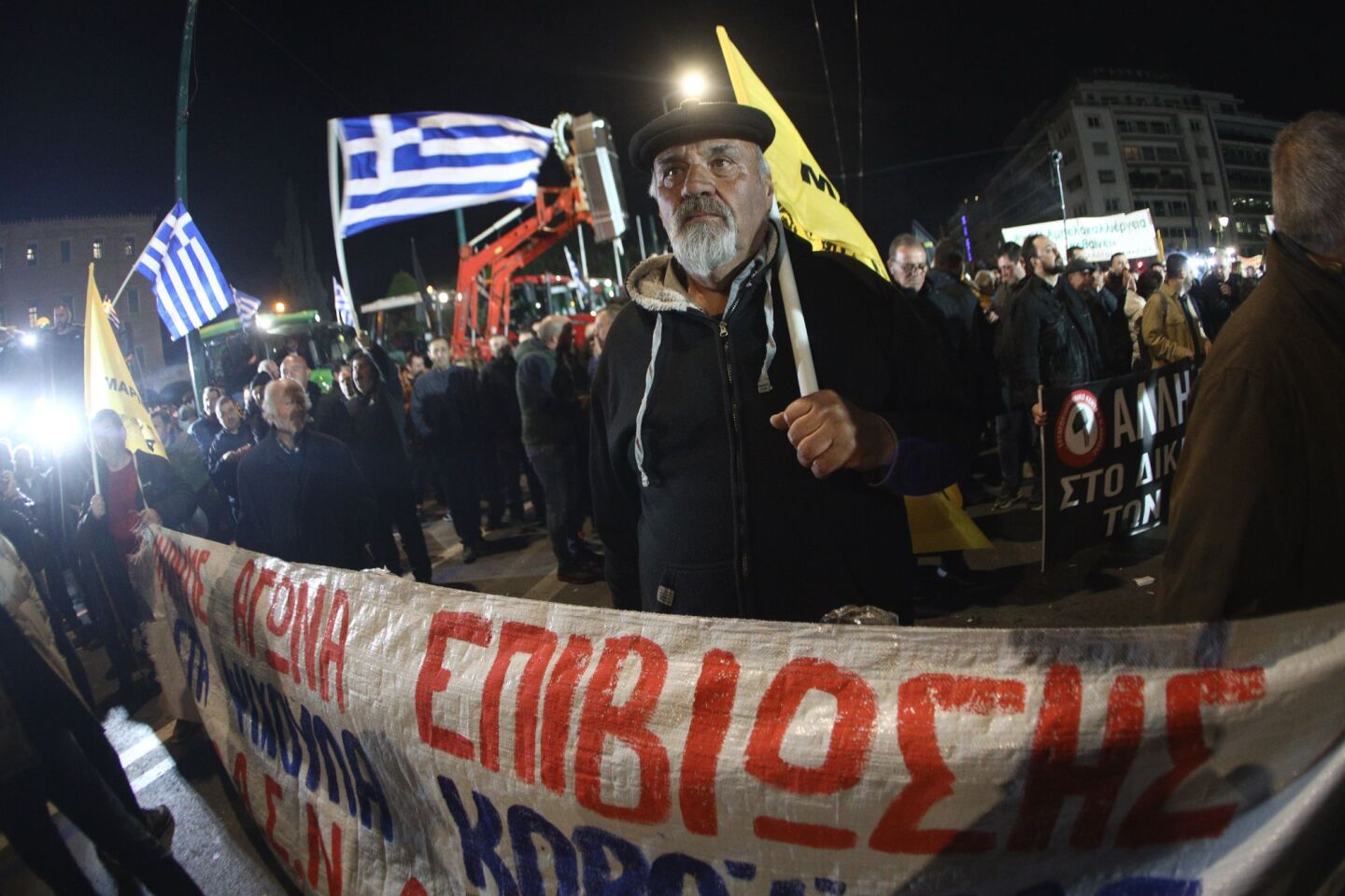 Πάνω από οκτώ χιλιάδες αγρότες δίνουν το παρών στο μεγάλο συλλαλητήριο