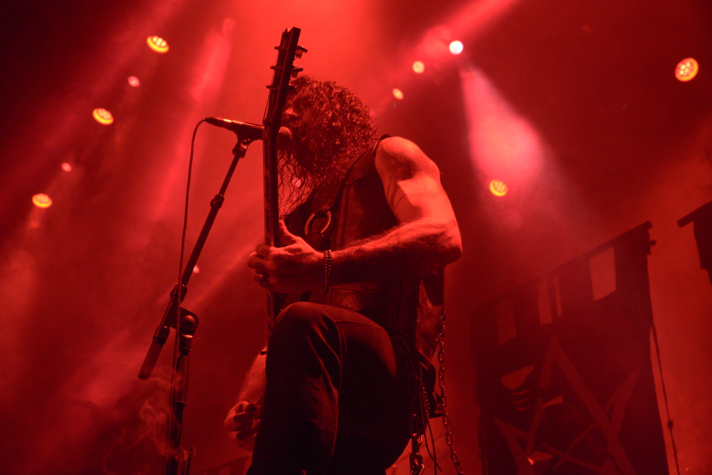 Emperor: Ανταπόκριση από τη sold out συναυλία του νορβηγικού black metal συγκροτήματος στην Αθήνα, στο Floyd