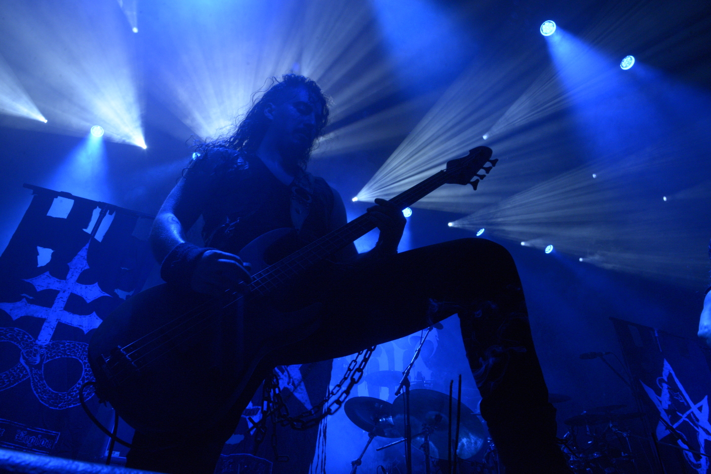 Emperor: Ανταπόκριση από τη sold out συναυλία του νορβηγικού black metal συγκροτήματος στην Αθήνα, στο Floyd