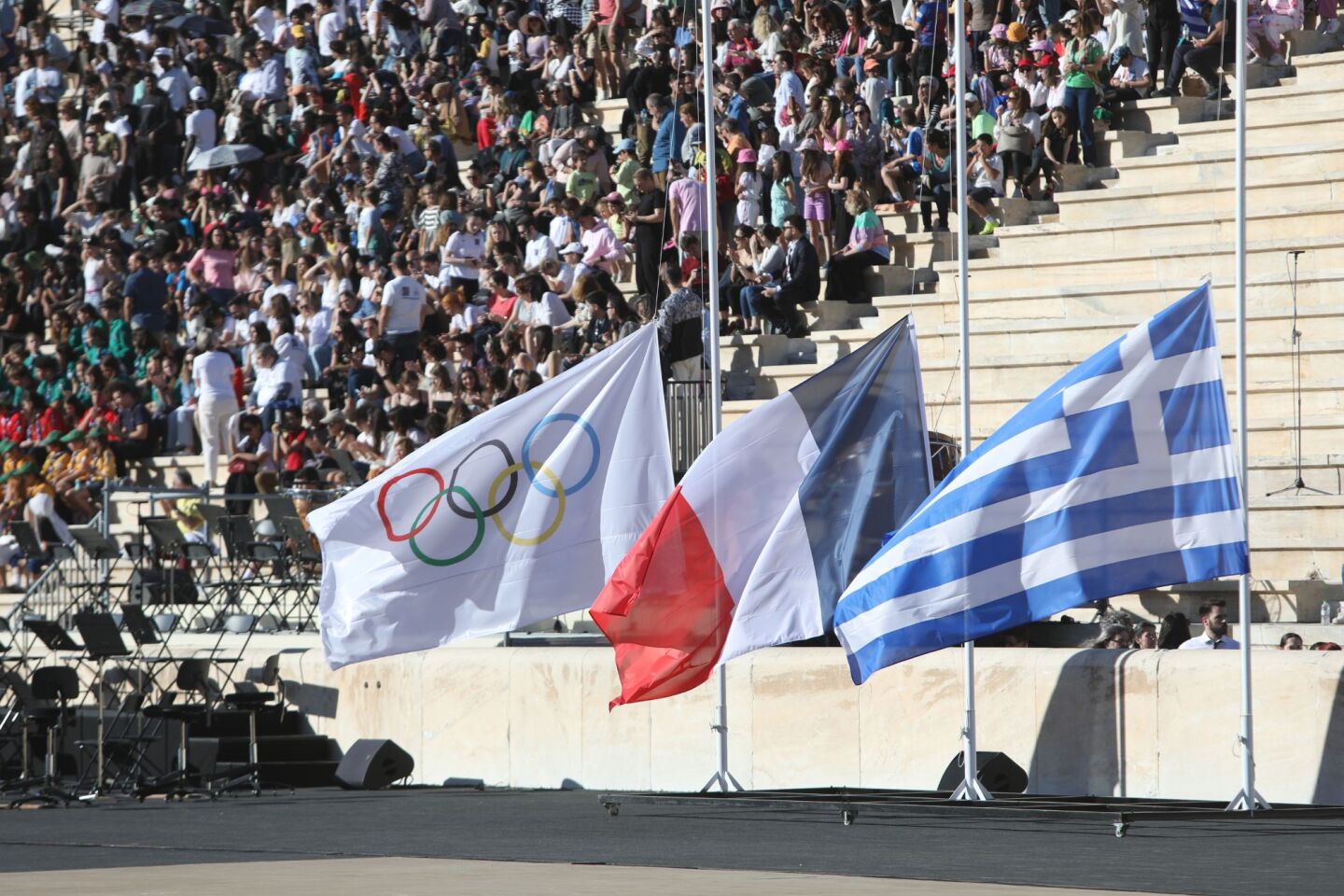 Οι σημαίες της Ελλάδας, της Γαλλίας και των Ολυμπιακών Αγώνω στο Καλλιμάρμαρο