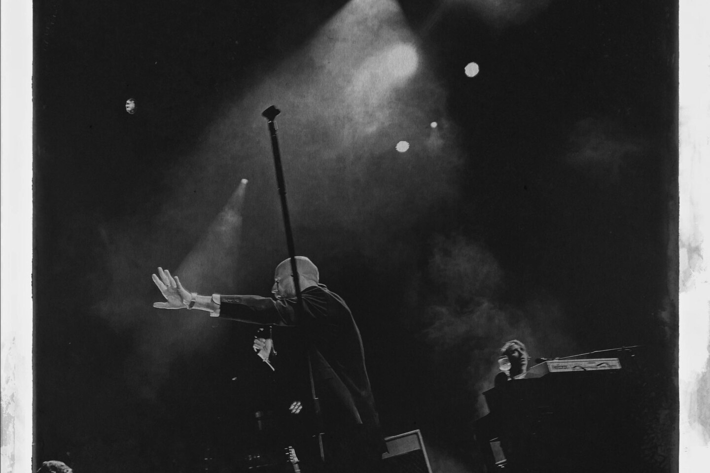 Sivert Høyem: Ανταπόκριση από τη συναυλία στο Floyd σε 30 εικόνες του φωτογράφου Πέτρου Νικόλτσου