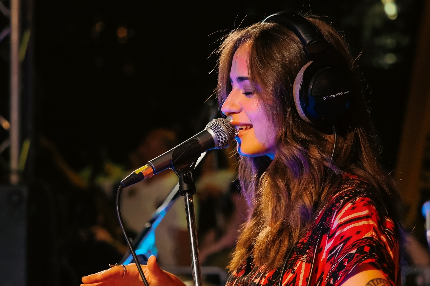 Voice 102.5: Μία μαγική βραδιά με Billie Kark και Alkyone στην Πλατεία δεξαμενής