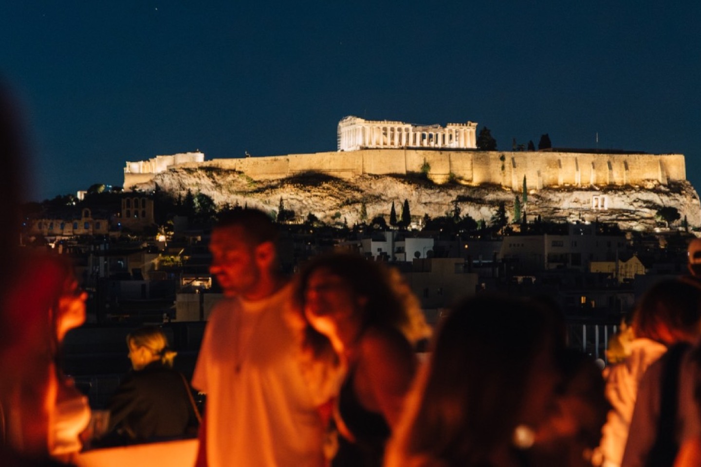 Voice 102.5: Μουσική, ποτό και τέχνη στους ορόφους του ΕΜΣΤ