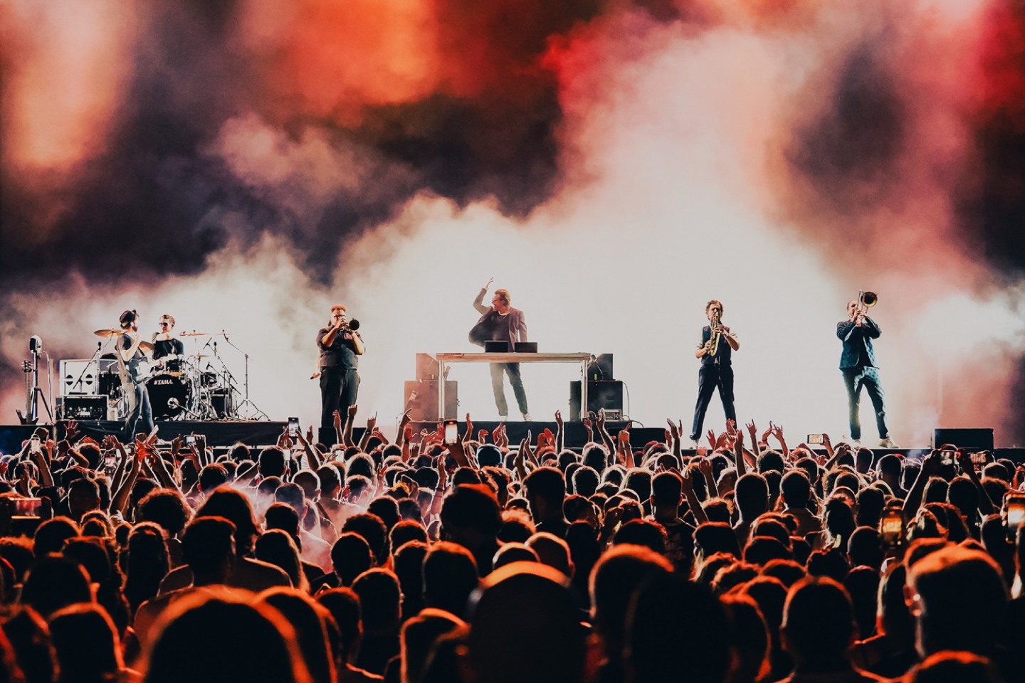 Release 2024: Ανταπόκριση από την εμφάνιση του Parov Stelar