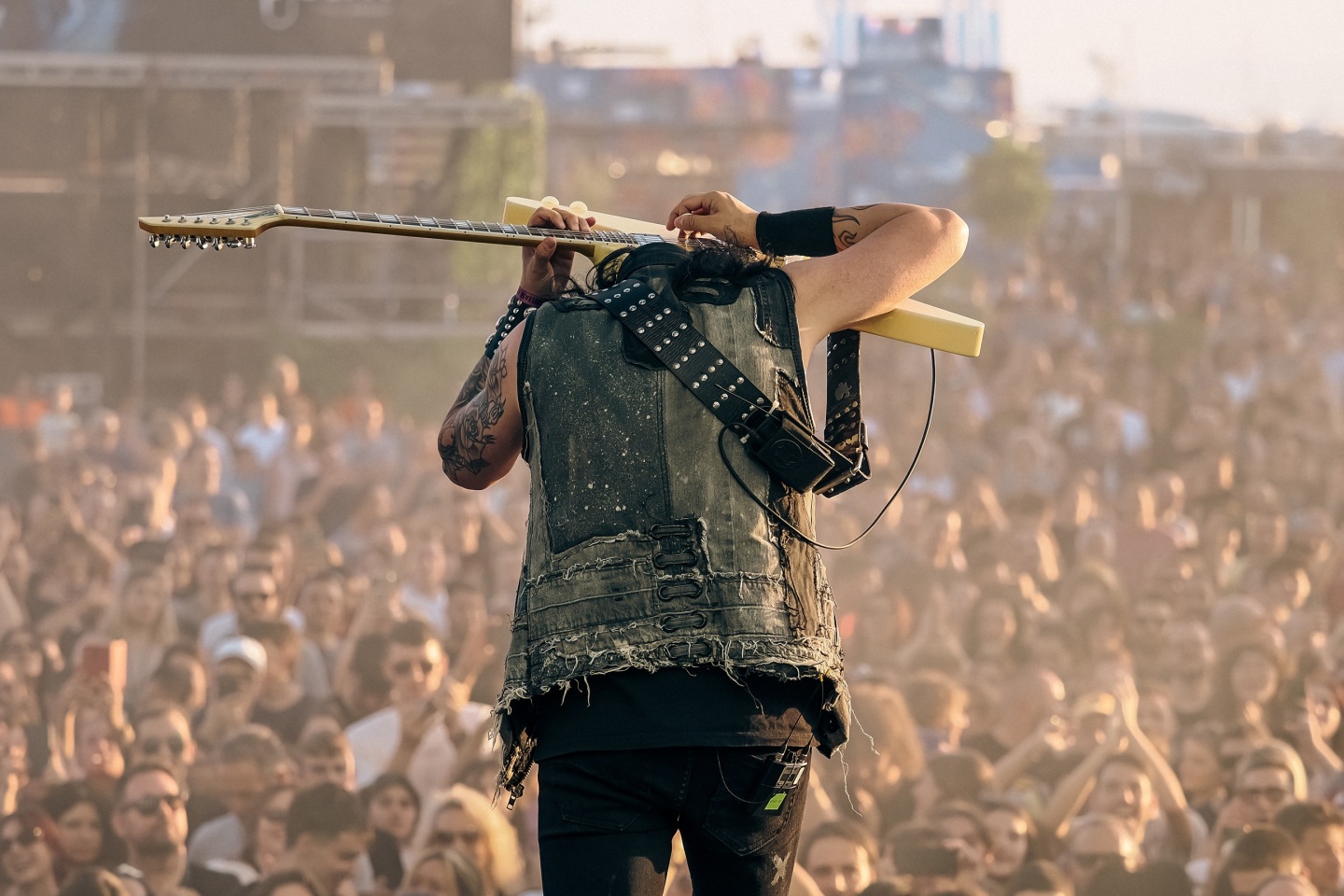 Βασίλης Παπακωνσταντίνου: Ανταπόκριση από τη συναυλία στο Release Athens 2024 με Gus G.