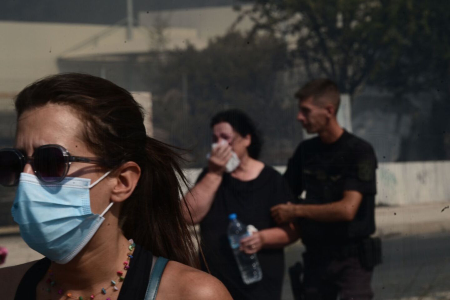 Εικόνες από τη φωτιά στην Αττική