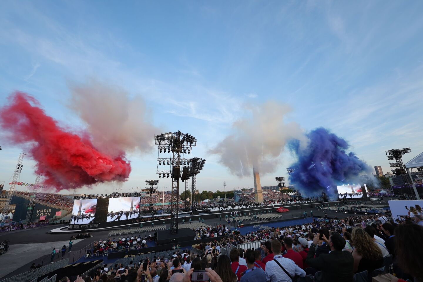 Κλικ γεμάτα χρώματα και χαμόγελα στην Τελετή Έναρξης των Παραολυμπιακών Αγώνων 2024  