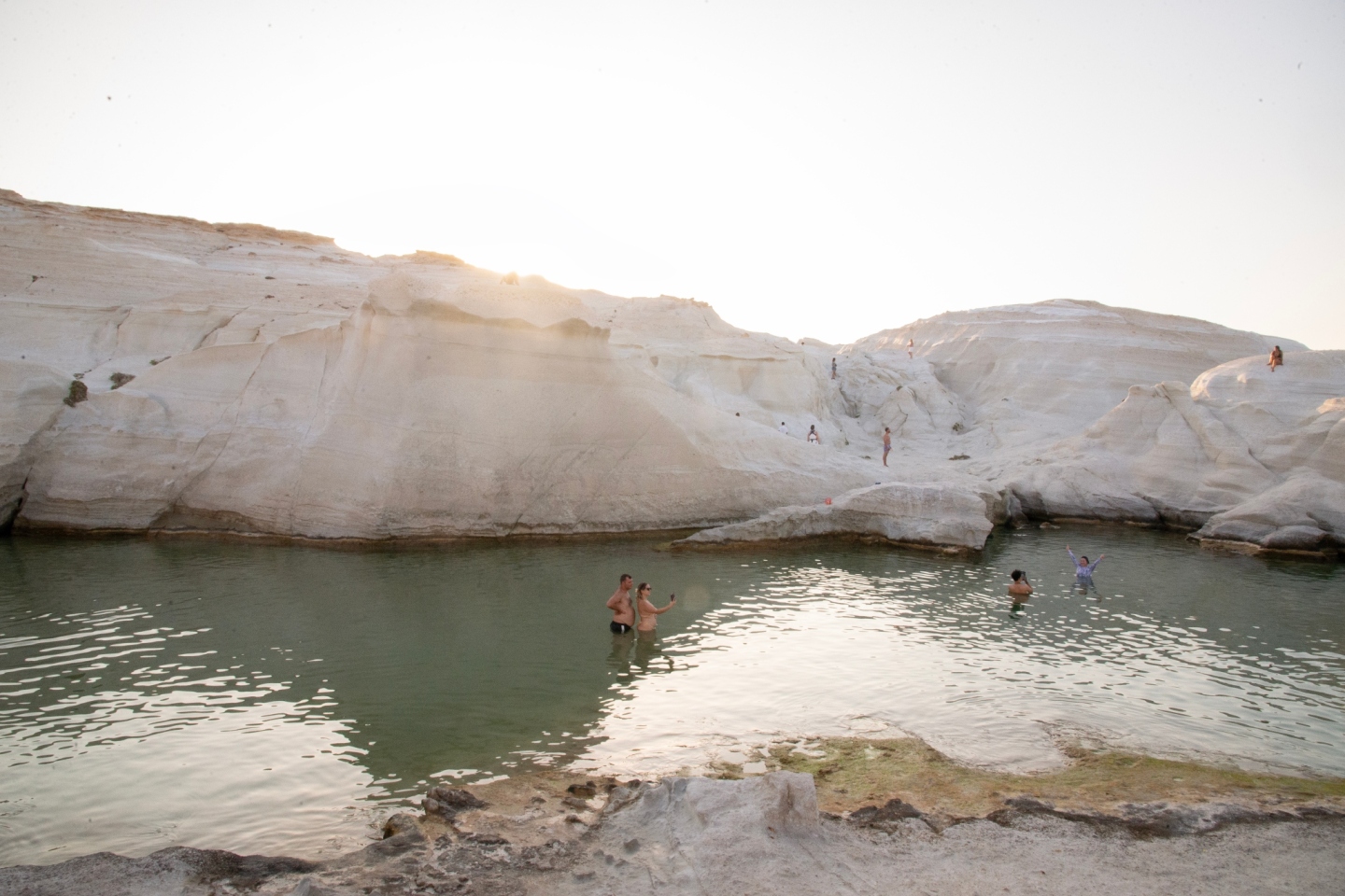 Σαρακήνικο στη Μήλο: Ένα photo story του φωτογράφου Πέτρου Νικόλτσου από τη φημισμένη παραλία και το νησί