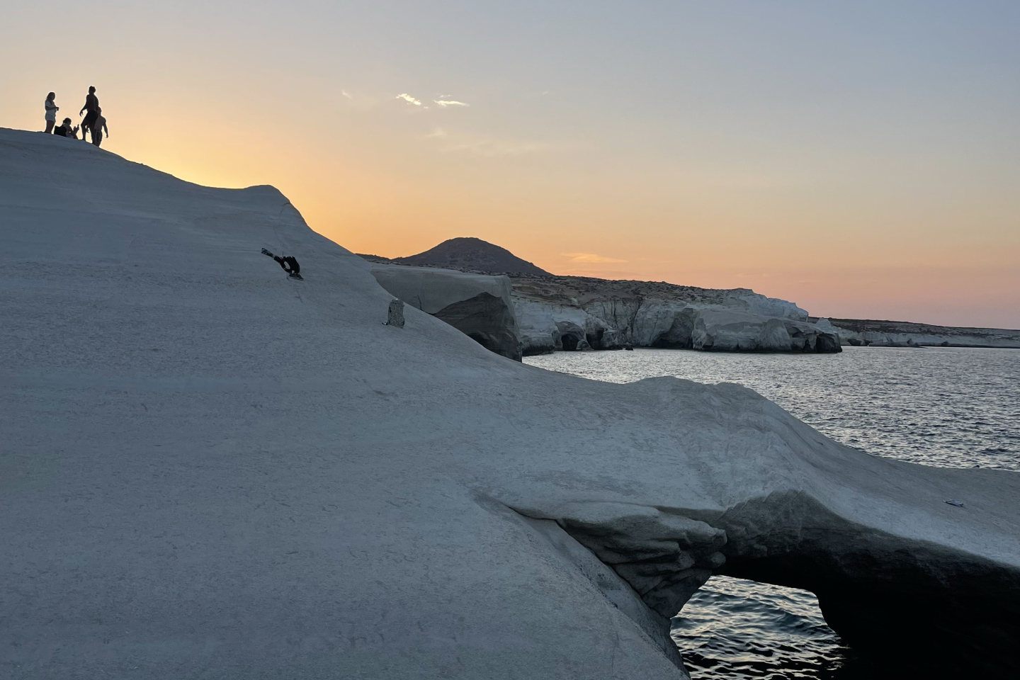 Σαρακήνικο στη Μήλο: Ένα photo story του φωτογράφου Πέτρου Νικόλτσου από τη φημισμένη παραλία και το νησί