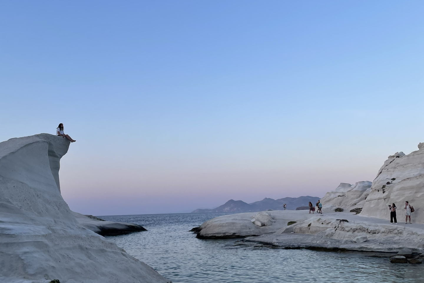 Σαρακήνικο στη Μήλο: Ένα photo story του φωτογράφου Πέτρου Νικόλτσου από τη φημισμένη παραλία και το νησί