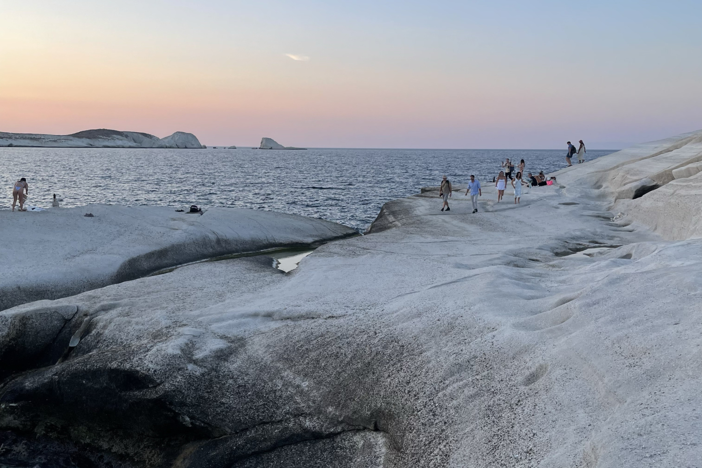 Σαρακήνικο στη Μήλο: Ένα photo story του φωτογράφου Πέτρου Νικόλτσου από τη φημισμένη παραλία και το νησί
