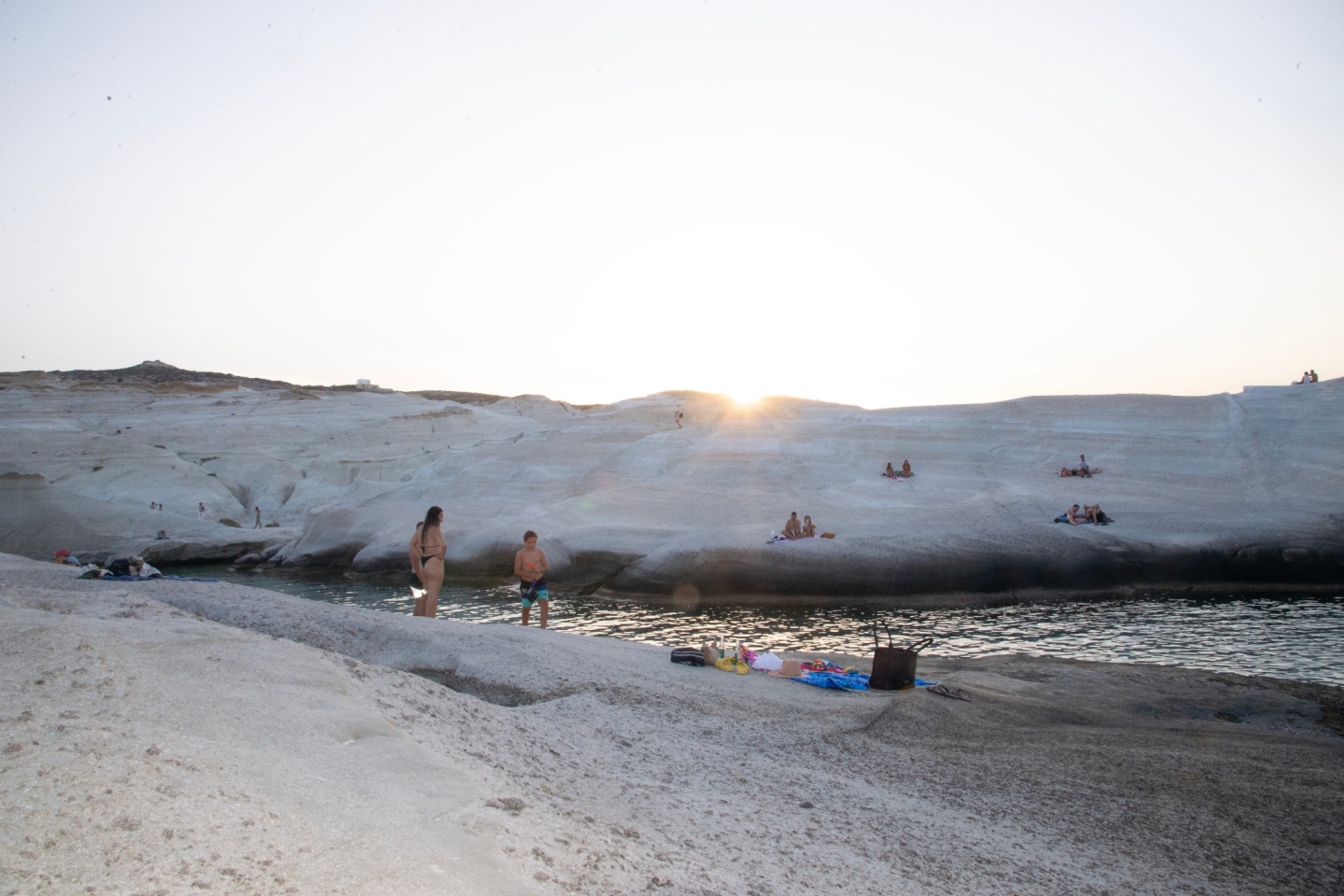 Σαρακήνικο στη Μήλο: Ένα photo story του φωτογράφου Πέτρου Νικόλτσου από τη φημισμένη παραλία και το νησί