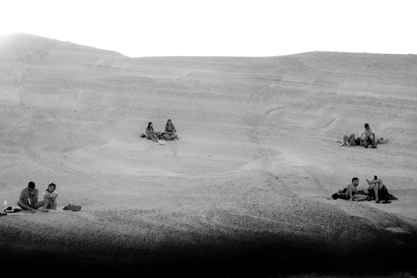 Σαρακήνικο στη Μήλο: Ένα photo story του φωτογράφου Πέτρου Νικόλτσου από τη φημισμένη παραλία και το νησί