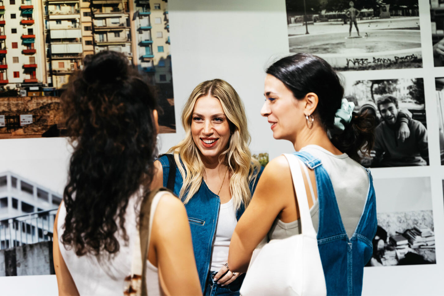 Δημήτρης Μουγκός, «Κάνα Δυο Φωτογραφίες»