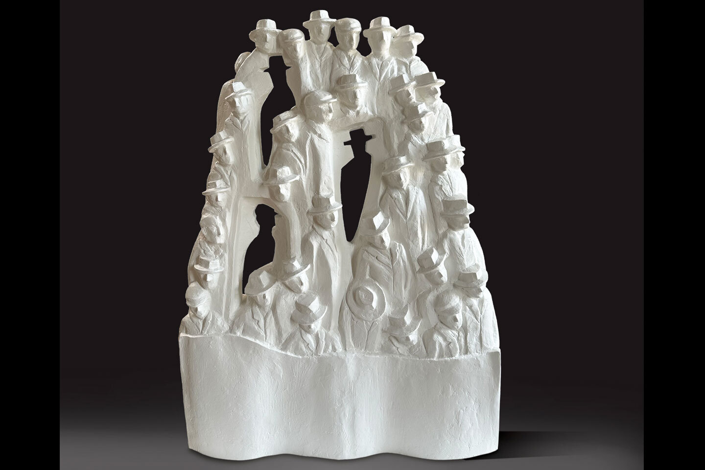 «Μνημείο για την Ματωμένη Πέμπτη του 1927’ του Επαγγελματοβιοτεχνικού Κινήματος στην Αθήνα» (2023), των Επιμελητηρίων Γ.Σ.Ε.Β.Ε.Ε. και Β.Ε.Α. – Πανεπιστημίου 42, Αθήνα