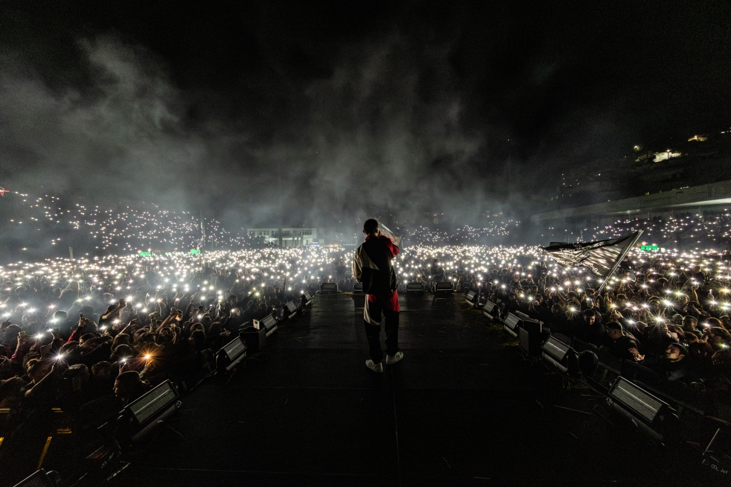Μια στιγμή από τη συναυλία του Bloody Hawk στη γενέτειρά του την Ξάνθη, που βίωσαν περισσότεροι από 15.000 θεατές © Ζήσης Τσούμπος