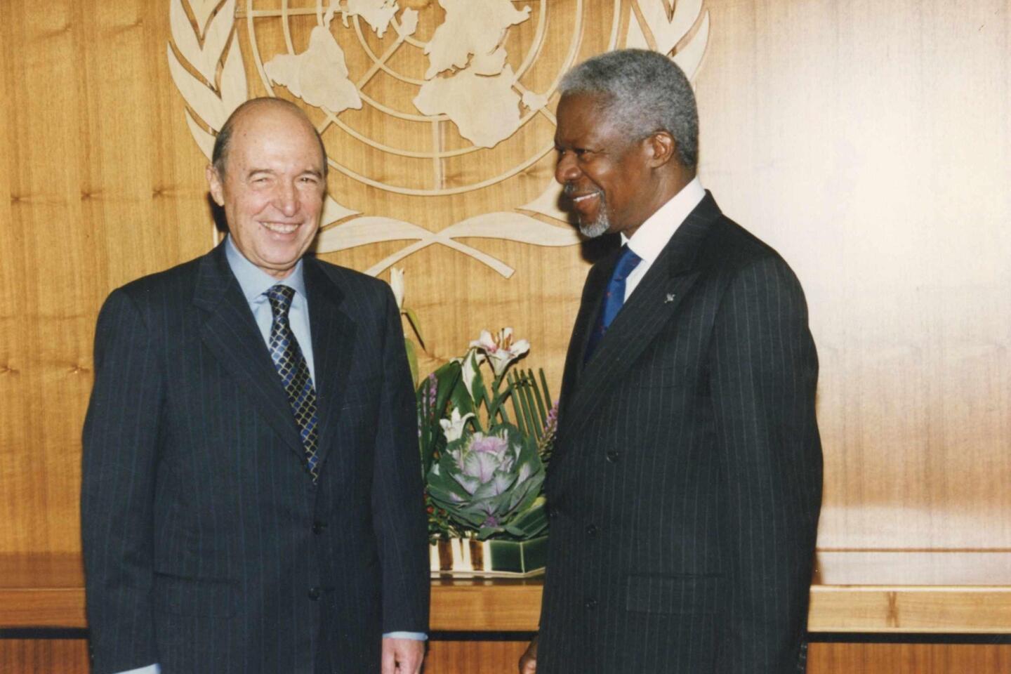 Κώστας Σημίτης 1936 – 2025: Η διαδρομή, η δράση και η ζωή του σε σπάνιες εικόνες