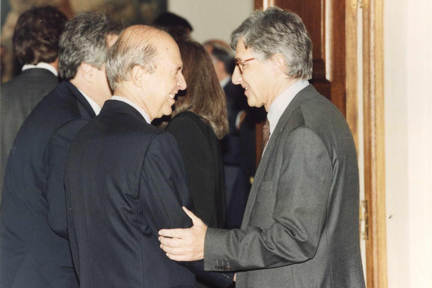 Κώστας Σημίτης 1936 – 2025: Η διαδρομή, η δράση και η ζωή του σε σπάνιες εικόνες