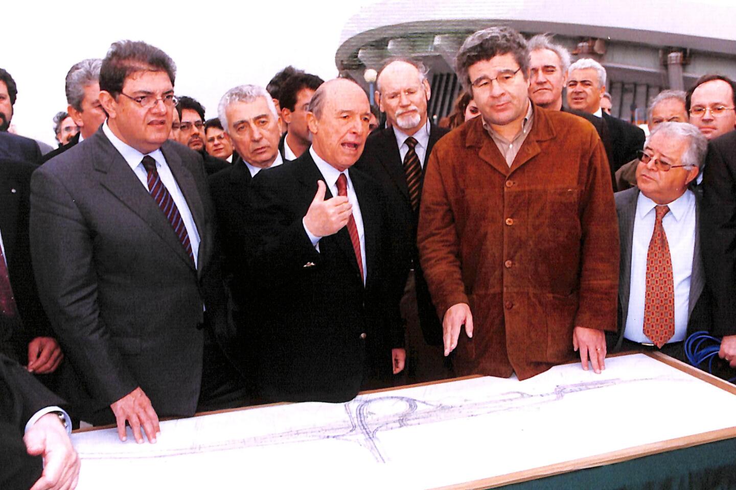 Κώστας Σημίτης 1936 – 2025: Η διαδρομή, η δράση και η ζωή του σε σπάνιες εικόνες