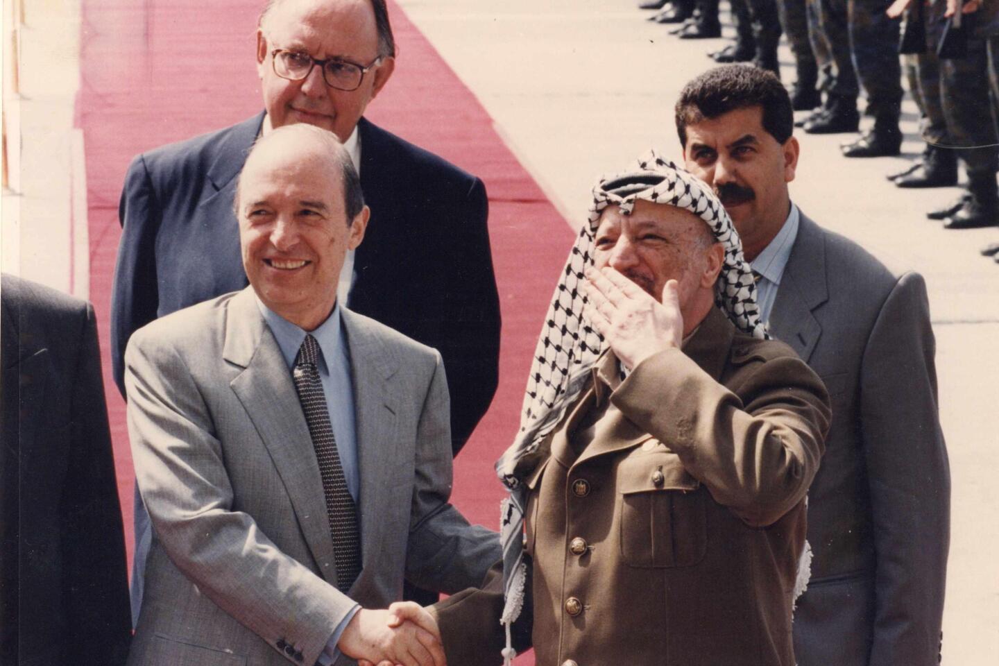 Κώστας Σημίτης 1936 – 2025: Η διαδρομή, η δράση και η ζωή του σε σπάνιες εικόνες