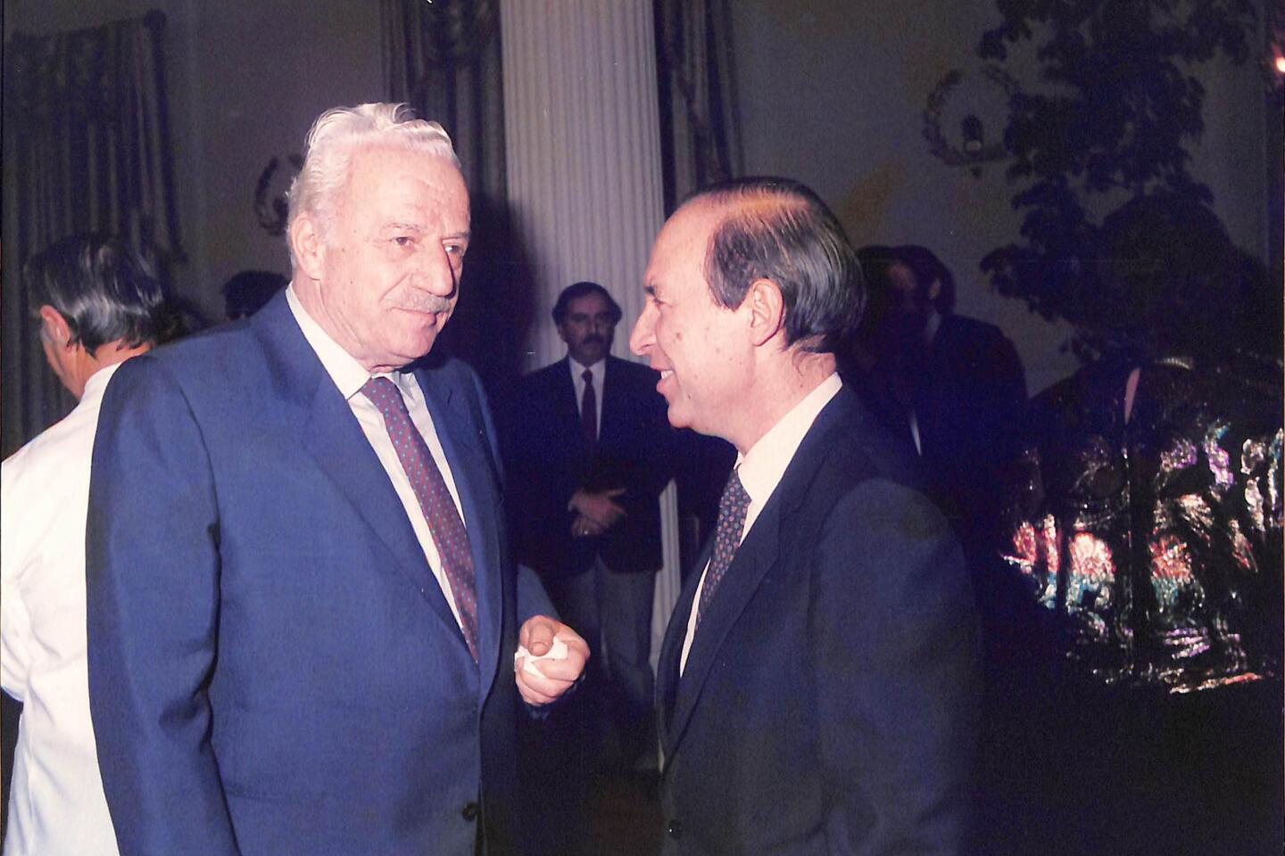 Κώστας Σημίτης 1936 – 2025: Η διαδρομή, η δράση και η ζωή του σε σπάνιες εικόνες