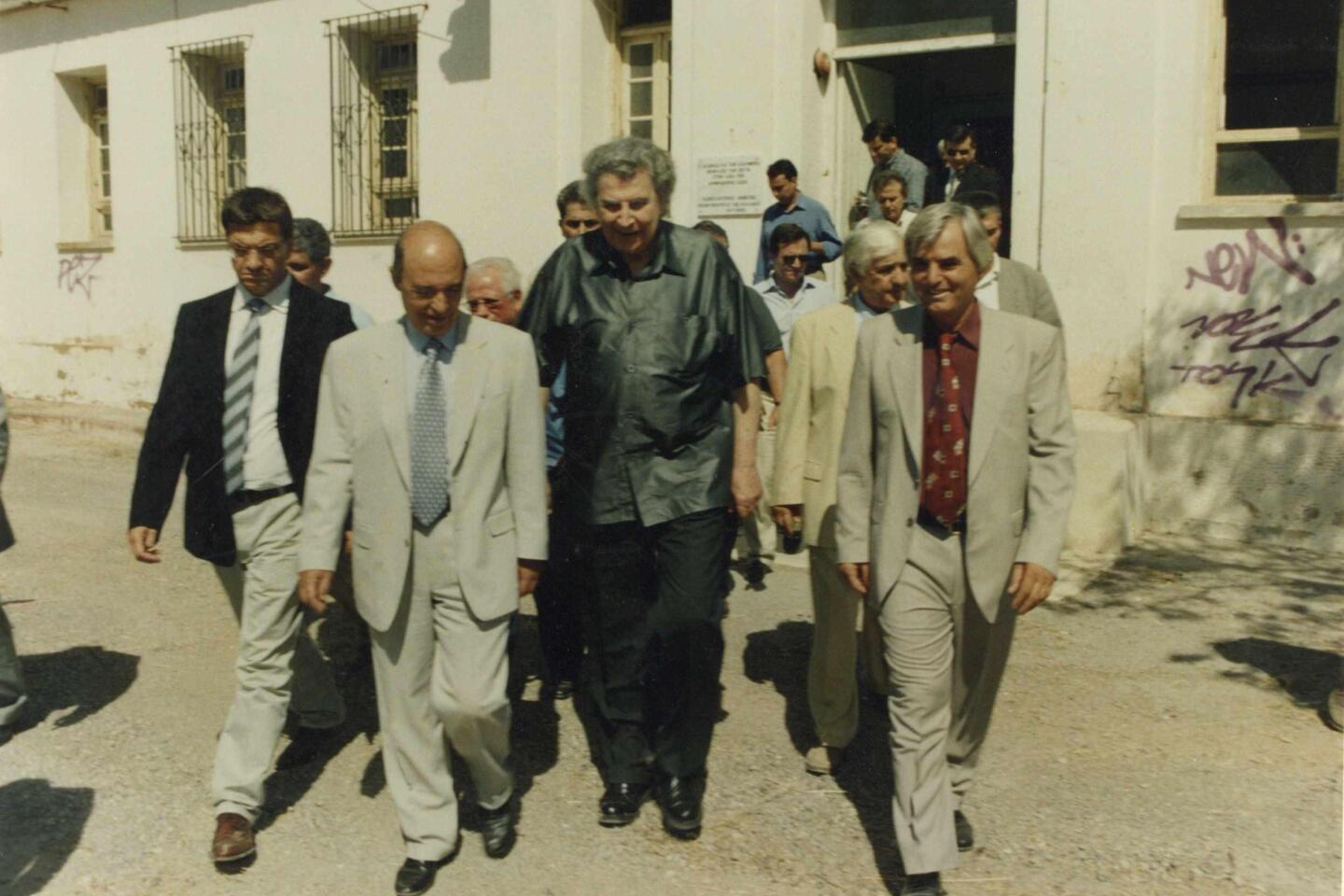 Κώστας Σημίτης 1936 – 2025: Η διαδρομή, η δράση και η ζωή του σε σπάνιες εικόνες