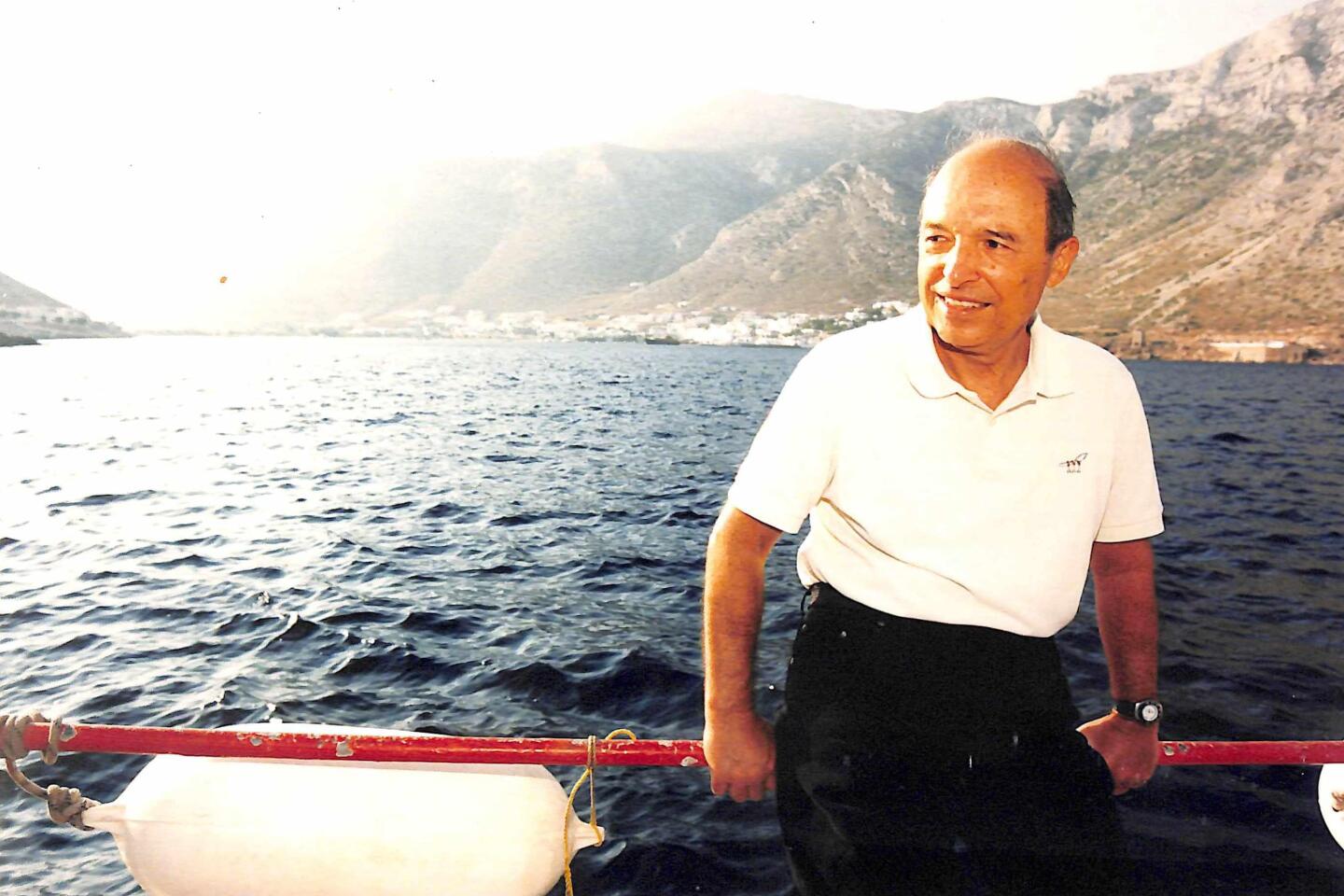 Κώστας Σημίτης 1936 – 2025: Η διαδρομή, η δράση και η ζωή του σε σπάνιες εικόνες