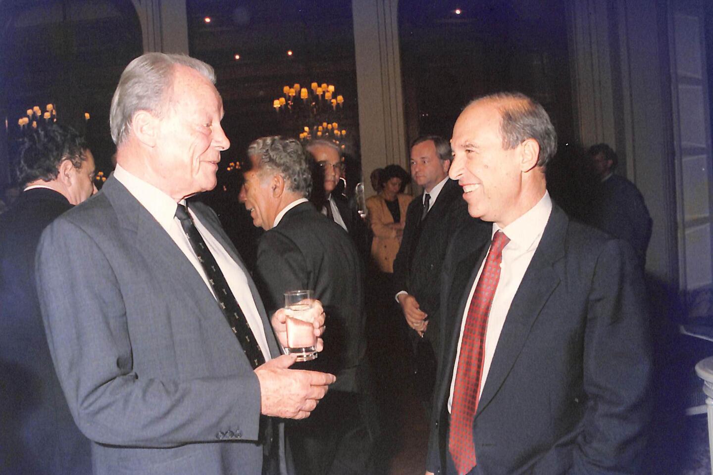 Κώστας Σημίτης 1936 – 2025: Η διαδρομή, η δράση και η ζωή του σε σπάνιες εικόνες