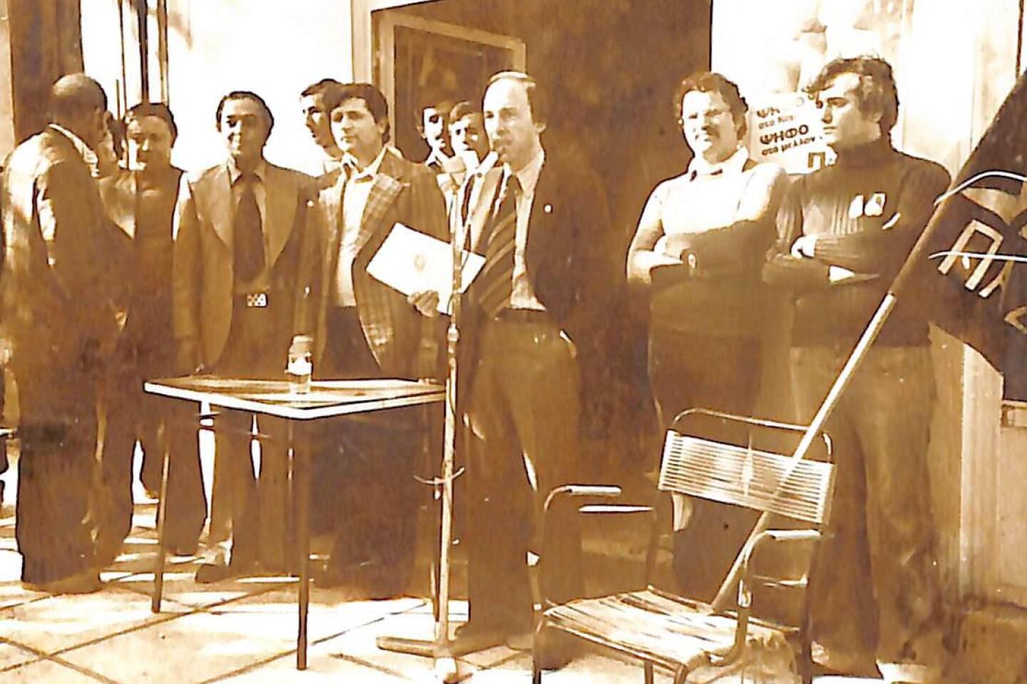 Κώστας Σημίτης: 70 φωτογραφίες από την πολιτική διαδρομή, τη δράση και τη ζωή του τέως πρωθυπουργού και προέδρου του ΠΑΣΟΚ, που πέθανε σε ηλικία 88 ετών.