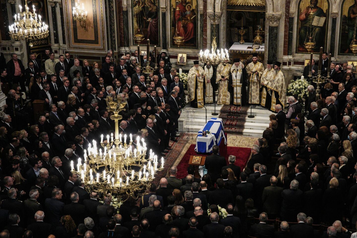 Στιγμιότυπο από το εσωτερικό της Μητρόπολης Αθηνών