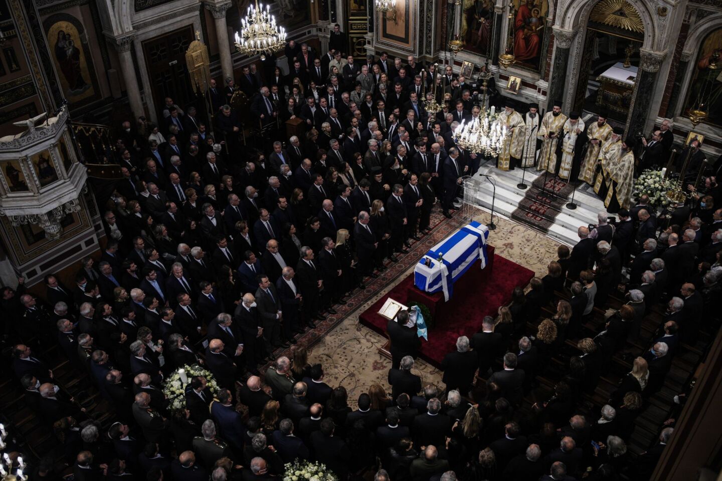 Στιγμιότυπο από το εσωτερικό της Μητρόπολης Αθηνών 