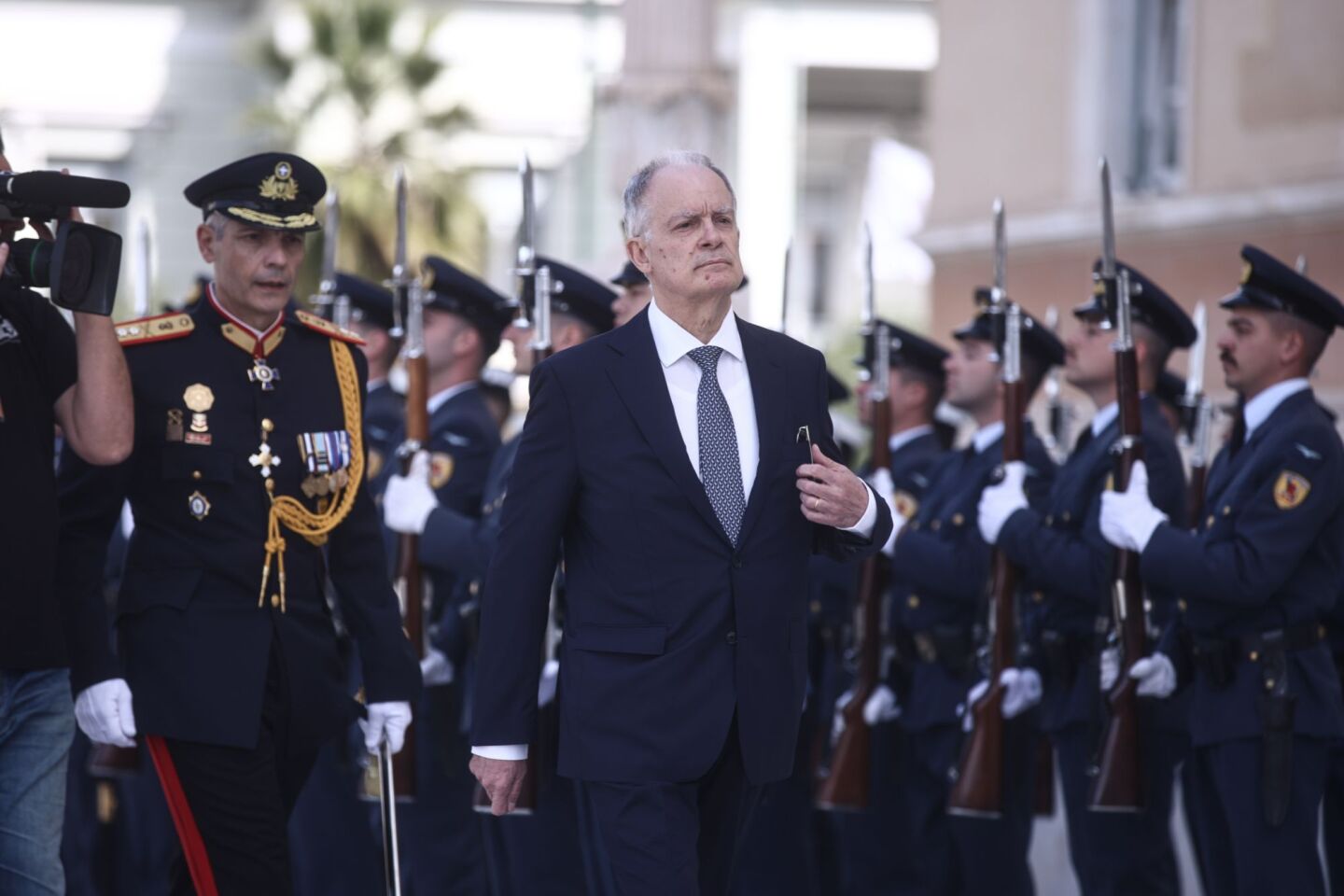 Ο εξ Ηπείρου ορμώμενος τέως πρόεδρος της Βουλής, διαδέχτηκε, στο ανώτατο πολιτειακό αξίωμα, την πρώην πρόεδρο του Συμβουλίου της Επικρατείας, Κατερίνα Σακελλαροπούλου