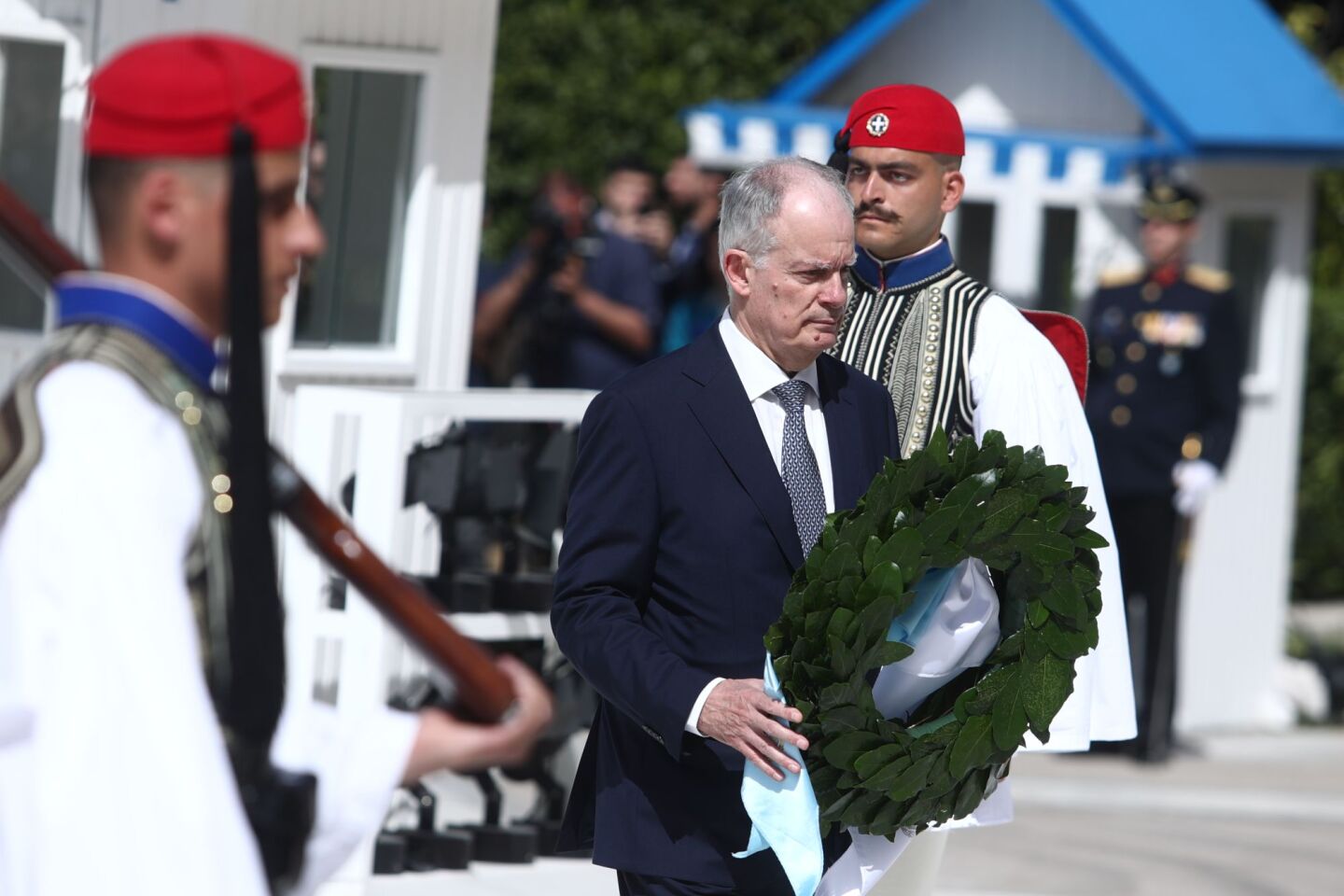 Ο Κωνσταντίνος Τασούλας κατέθεσε στεφάνι στο μνημείο του Άγνωστου Στρατιώτη