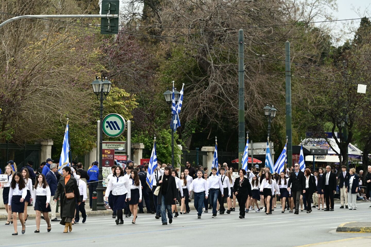 Στιγμιότυπο από τη μαθητική παρέλαση της 25ης Μαρτίου στην Αθήνα