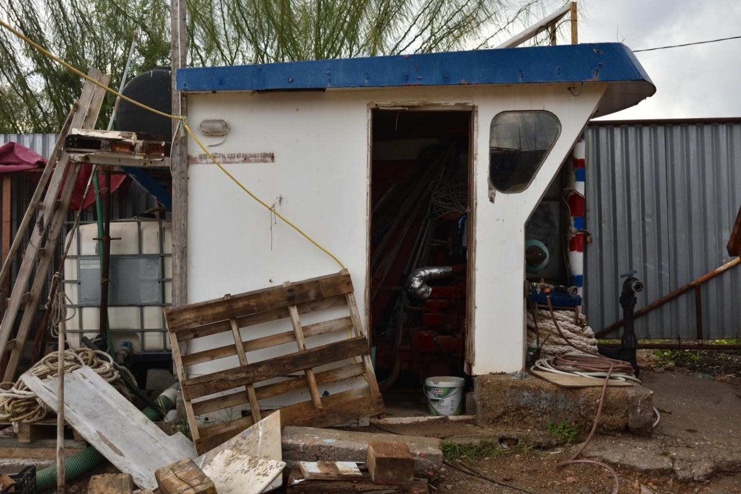 Ένα πρωινό στο ναυπηγείο του κύριου Πράσινου στη Σαλαμίνα