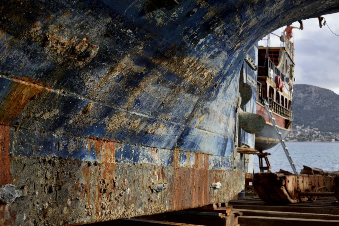 Ένα πρωινό στο ναυπηγείο του κύριου Πράσινου στη Σαλαμίνα