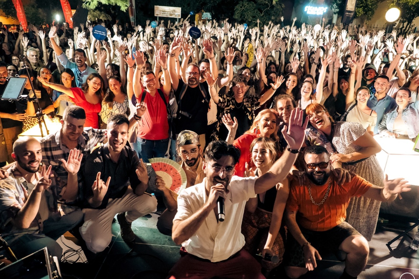 Ένας χρόνος με το μπαλκόνι του Papazó, από τον Voice102.5