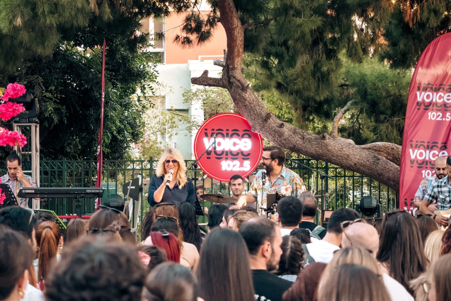 Η Επιστήμη Μπινάζη και Διονύσης Νοταράκης στην Πλατεία Δεξαμενής 