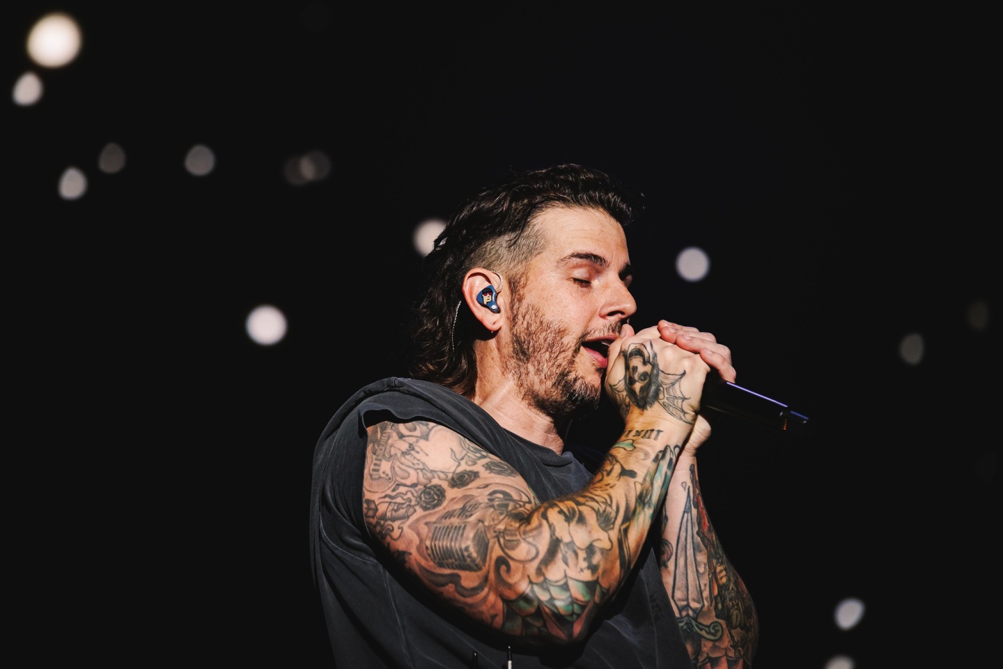 Release Athens 2025: Ανταπόκριση - φωτορεπορτάζ από τις εμφανίσεις των Avenged Sevenfold και Palaye Royale στην Πλατεία Νερού.