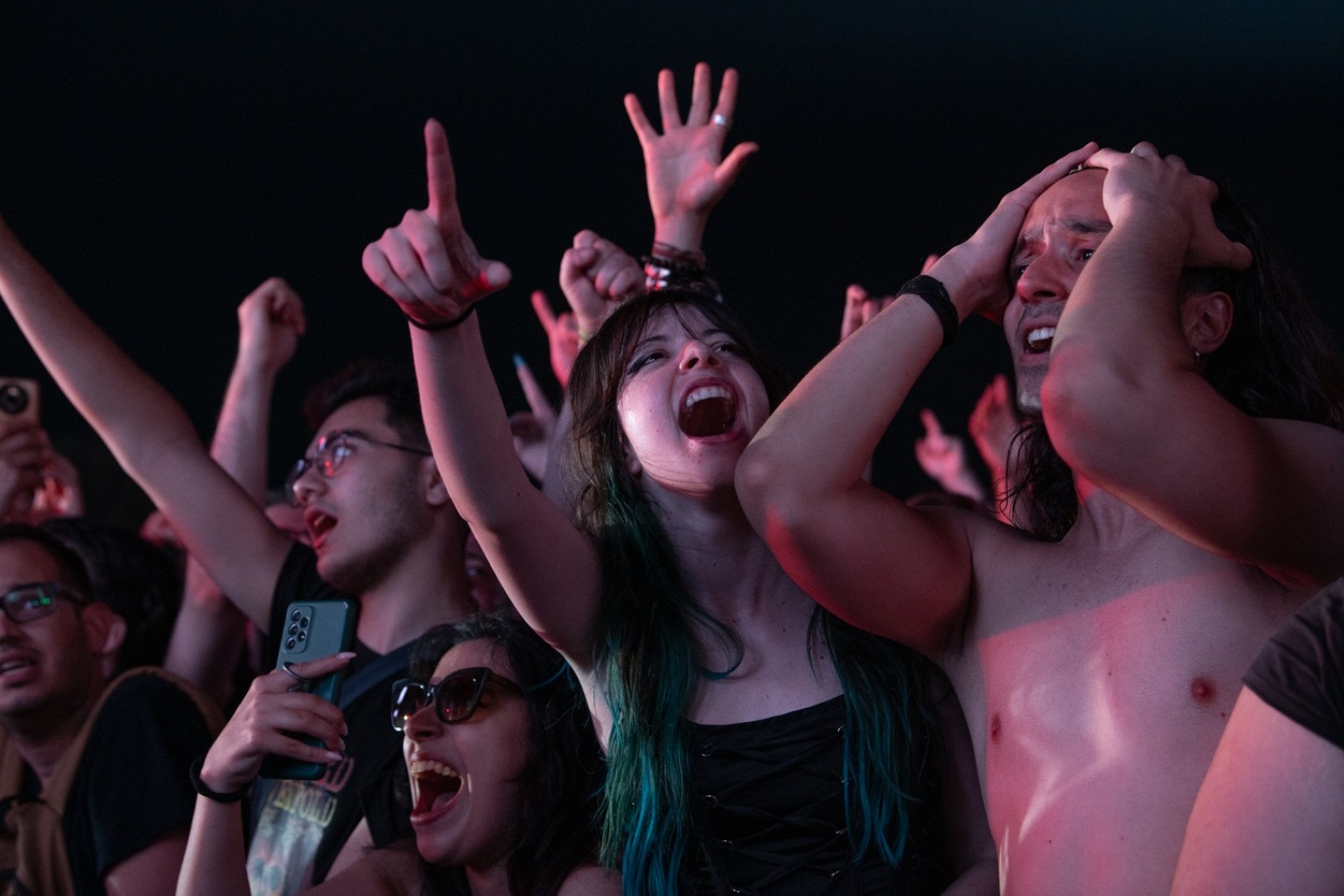 Release Athens 2025: Ανταπόκριση - φωτορεπορτάζ από τις εμφανίσεις των Avenged Sevenfold και Palaye Royale στην Πλατεία Νερού.