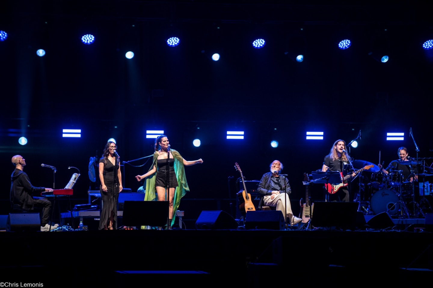 Rockwave Festival 2025: Ανταπόκριση-φωτορεπορτάζ από την ιστορική εμφάνιση του Διονύση Σαββόπουλου στη Μαλακάσα