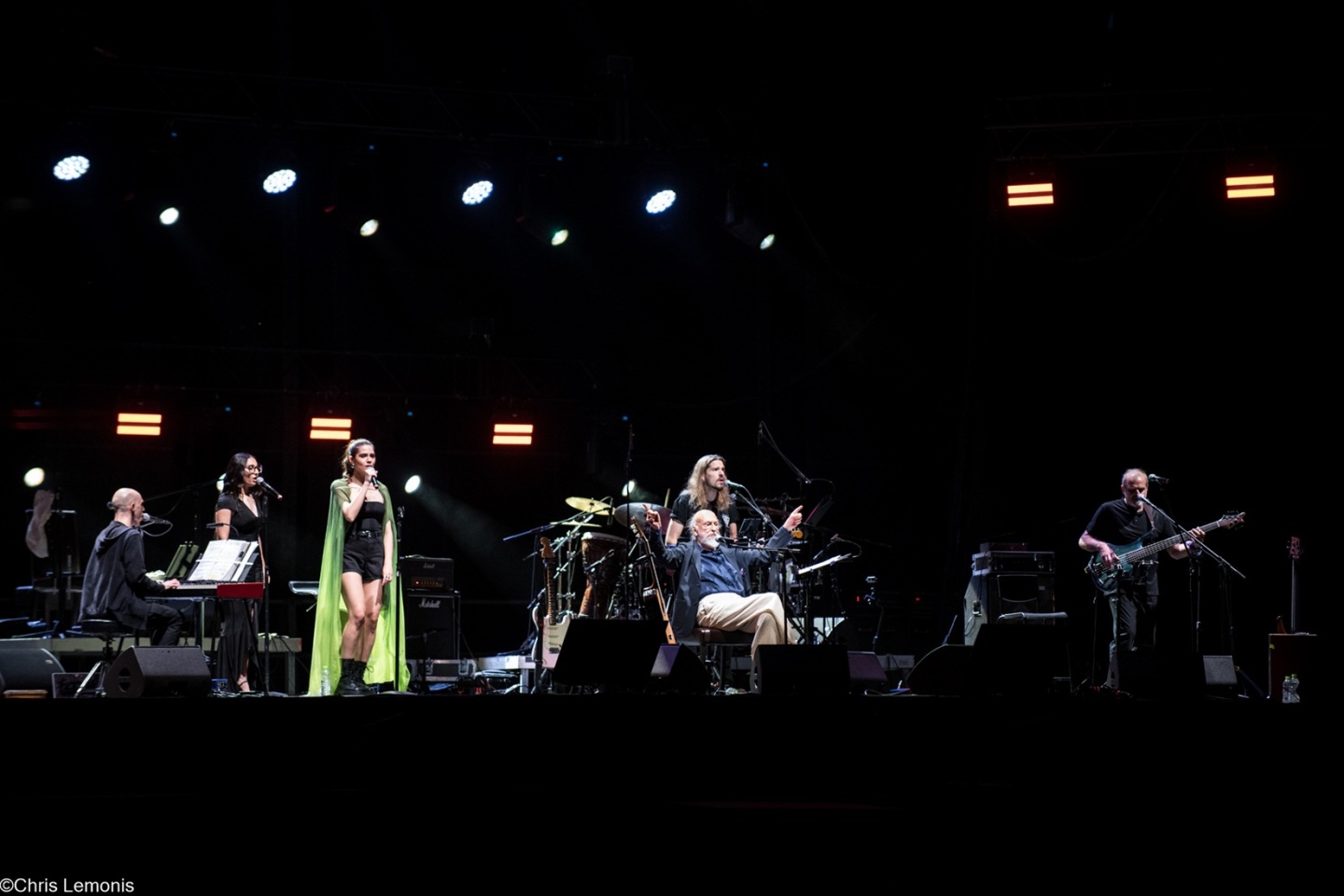 Rockwave Festival 2025: Ανταπόκριση-φωτορεπορτάζ από την ιστορική εμφάνιση του Διονύση Σαββόπουλου στη Μαλακάσα