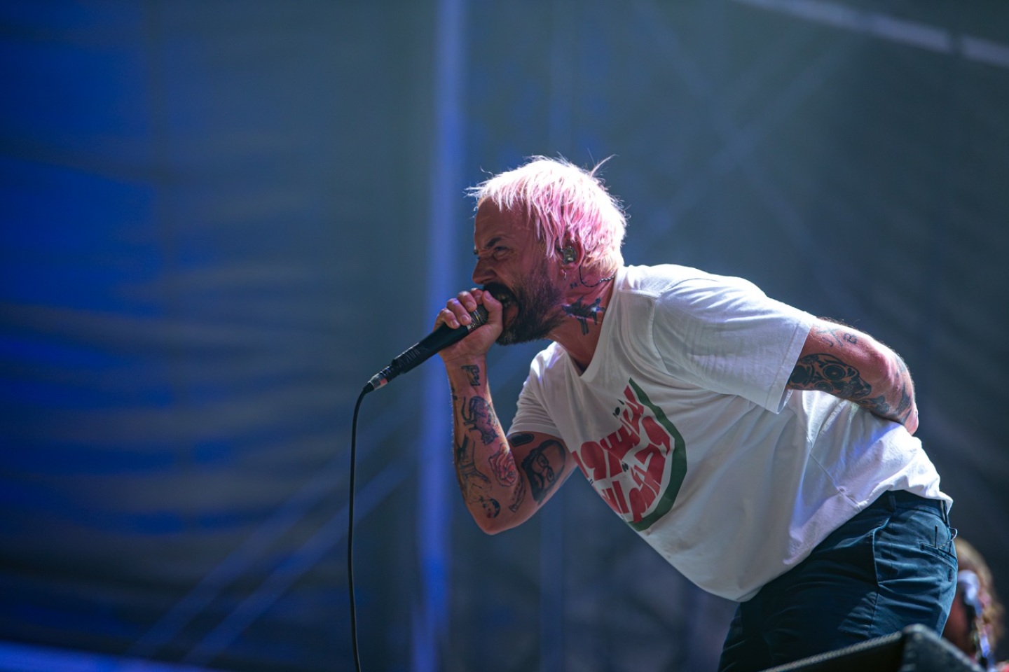 Release Athens 2025: Ανταπόκριση - φωτορεπορτάζ από τις εμφανίσεις των Idles, Glass Beams & Sprints στην Πλατεία Νερού.