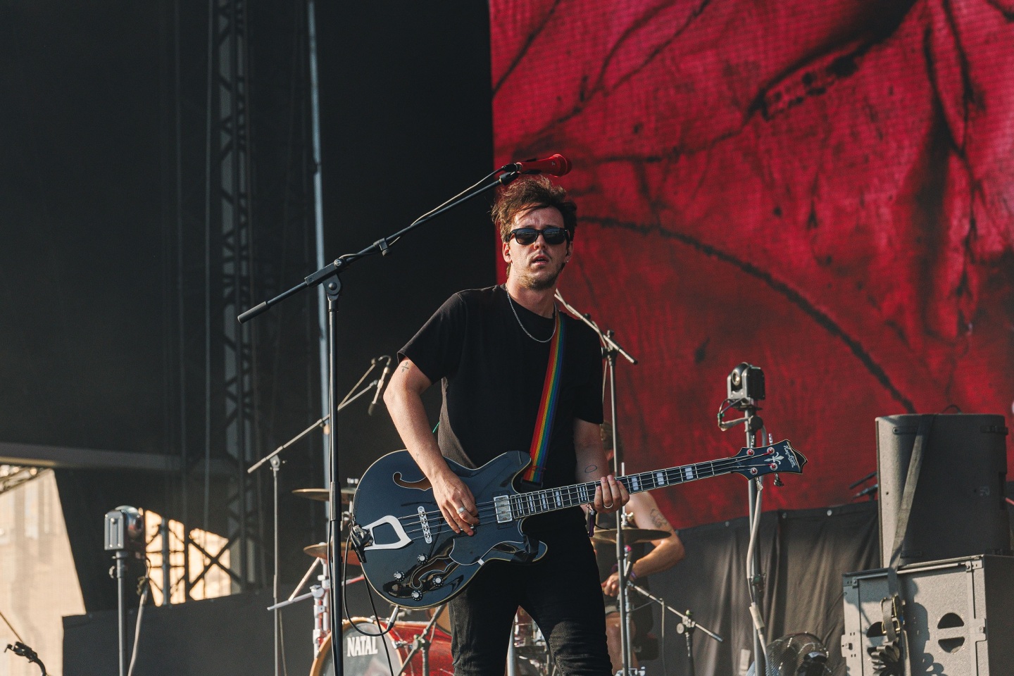 Release Athens 2025: Ανταπόκριση - φωτορεπορτάζ από τις εμφανίσεις των Idles, Glass Beams & Sprints στην Πλατεία Νερού.