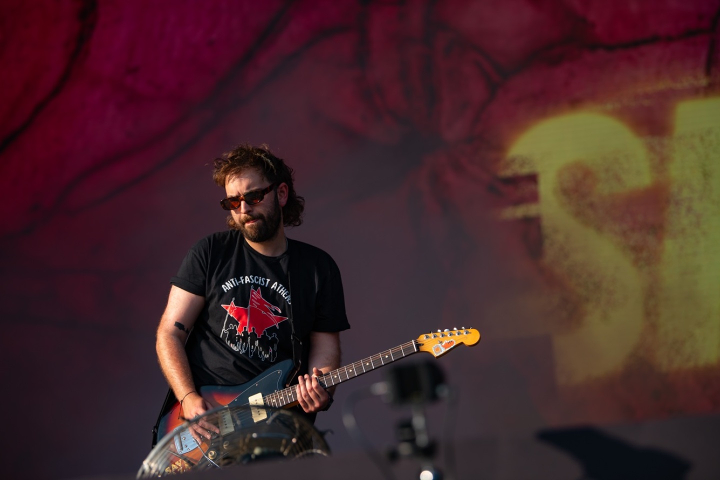 Release Athens 2025: Ανταπόκριση - φωτορεπορτάζ από τις εμφανίσεις των Idles, Glass Beams & Sprints στην Πλατεία Νερού.