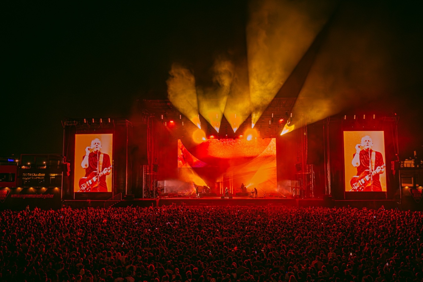 Release Athens 2025: Ανταπόκριση - φωτορεπορτάζ από τις εμφανίσεις των Παύλου Παυλίδη, Κωνσταντίνου Βήτα και Super Stereo στην Πλατεία Νερού