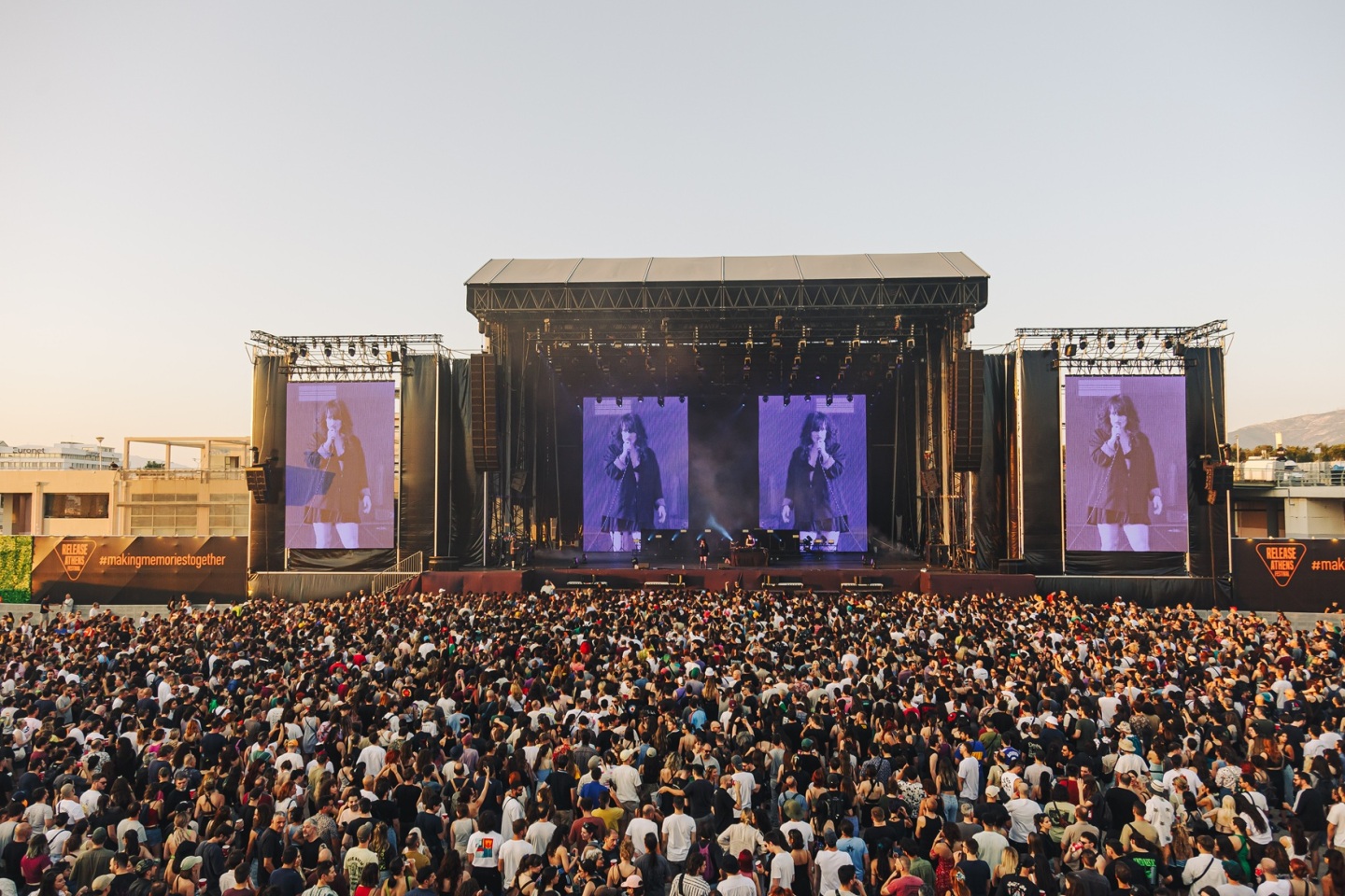 Release Athens 2025: Ανταπόκριση - φωτορεπορτάζ από τις εμφανίσεις των Fontaines D.C., Boy Harsher και Shame στην Πλατεία Νερού