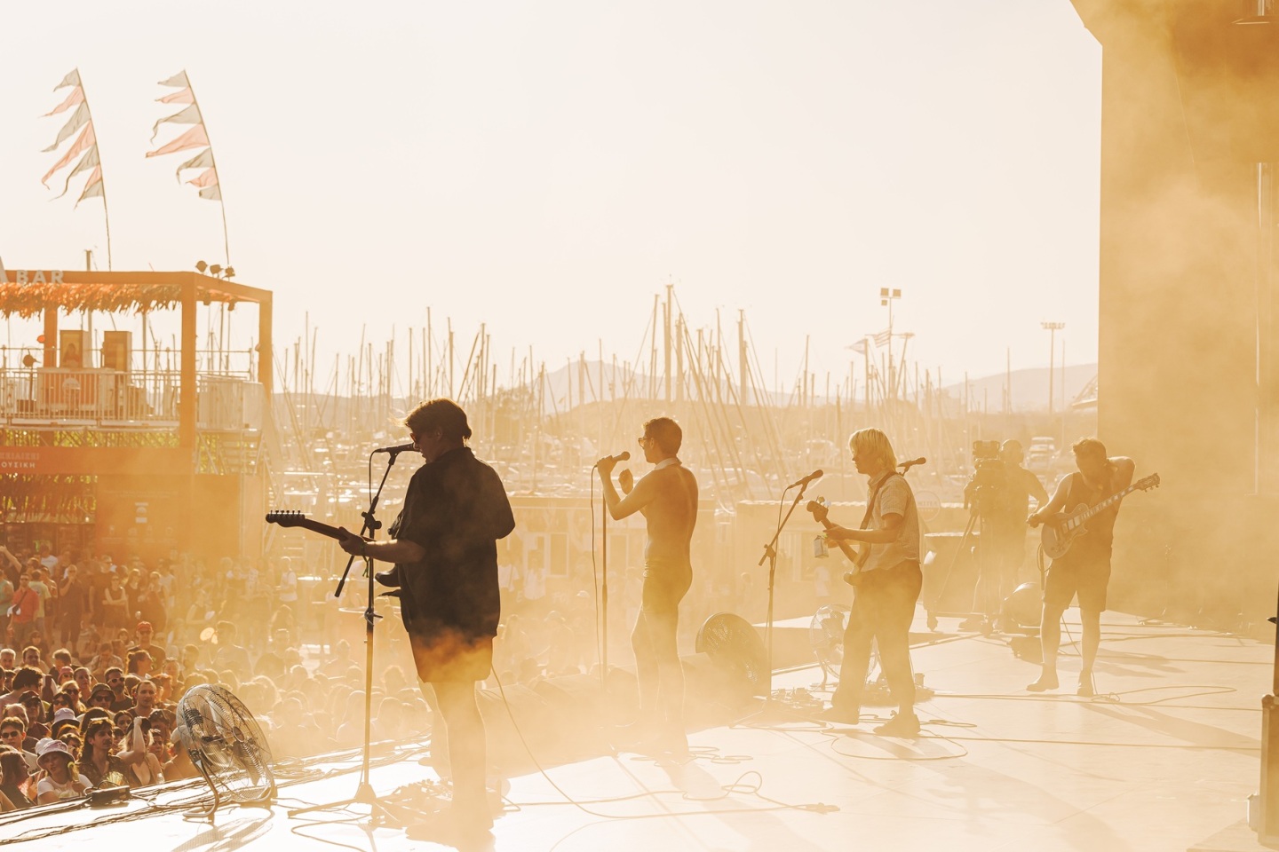 Release Athens 2025: Ανταπόκριση - φωτορεπορτάζ από τις εμφανίσεις των Fontaines D.C., Boy Harsher και Shame στην Πλατεία Νερού