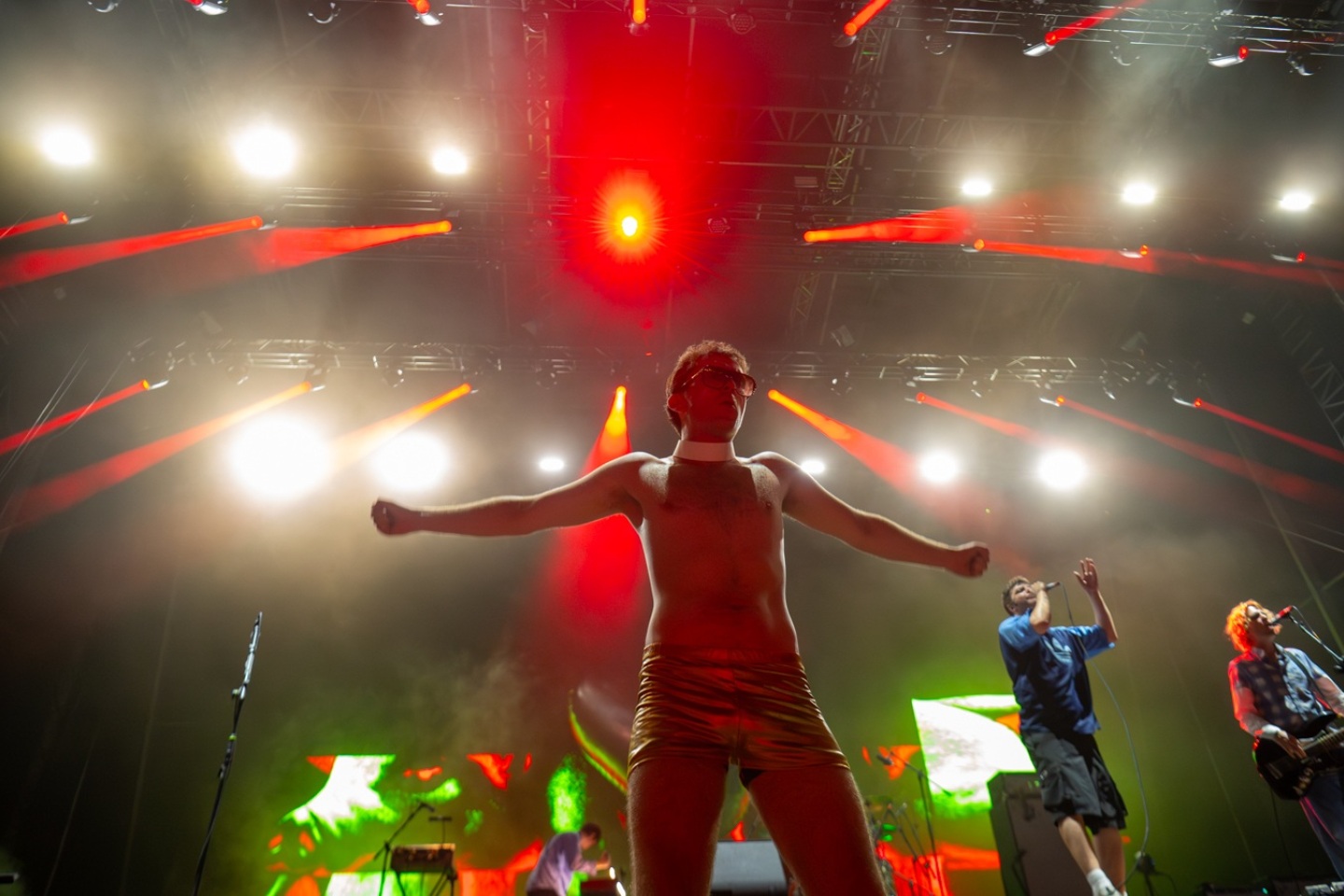 Release Athens 2025: Ανταπόκριση - φωτορεπορτάζ από τις εμφανίσεις των Fontaines D.C., Boy Harsher και Shame στην Πλατεία Νερού