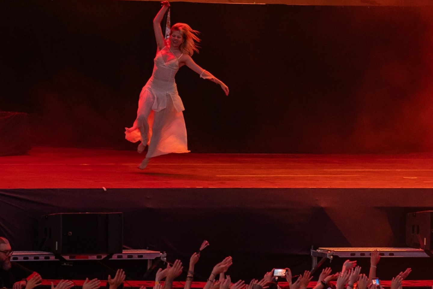 Release Athens 2025: Ανταπόκριση - φωτορεπορτάζ από τις εμφανίσεις των London Grammar, Aurora και Klangphonics στην Πλατεία Νερού